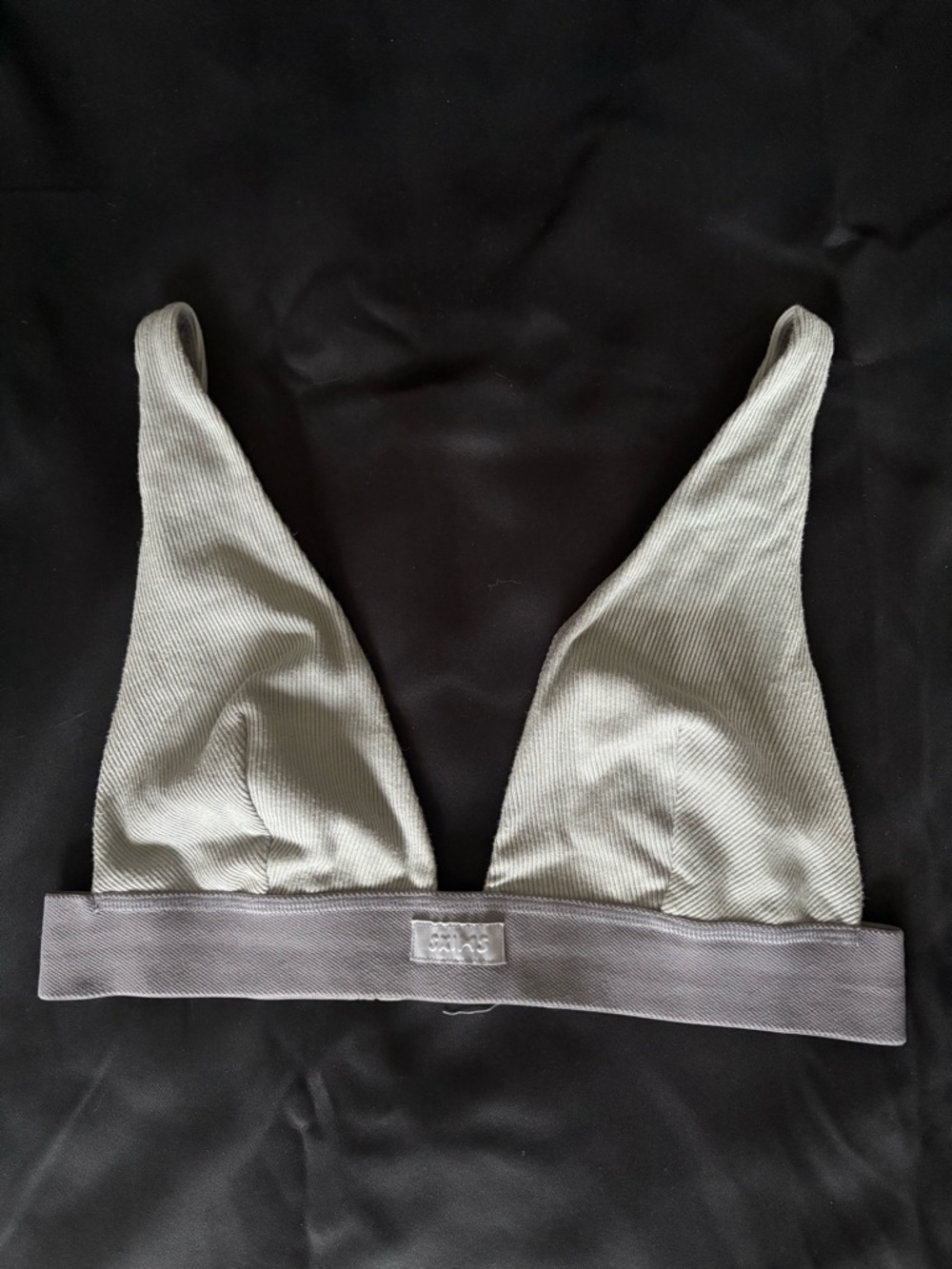 SKIMS Two-Tone Plunge Bralette